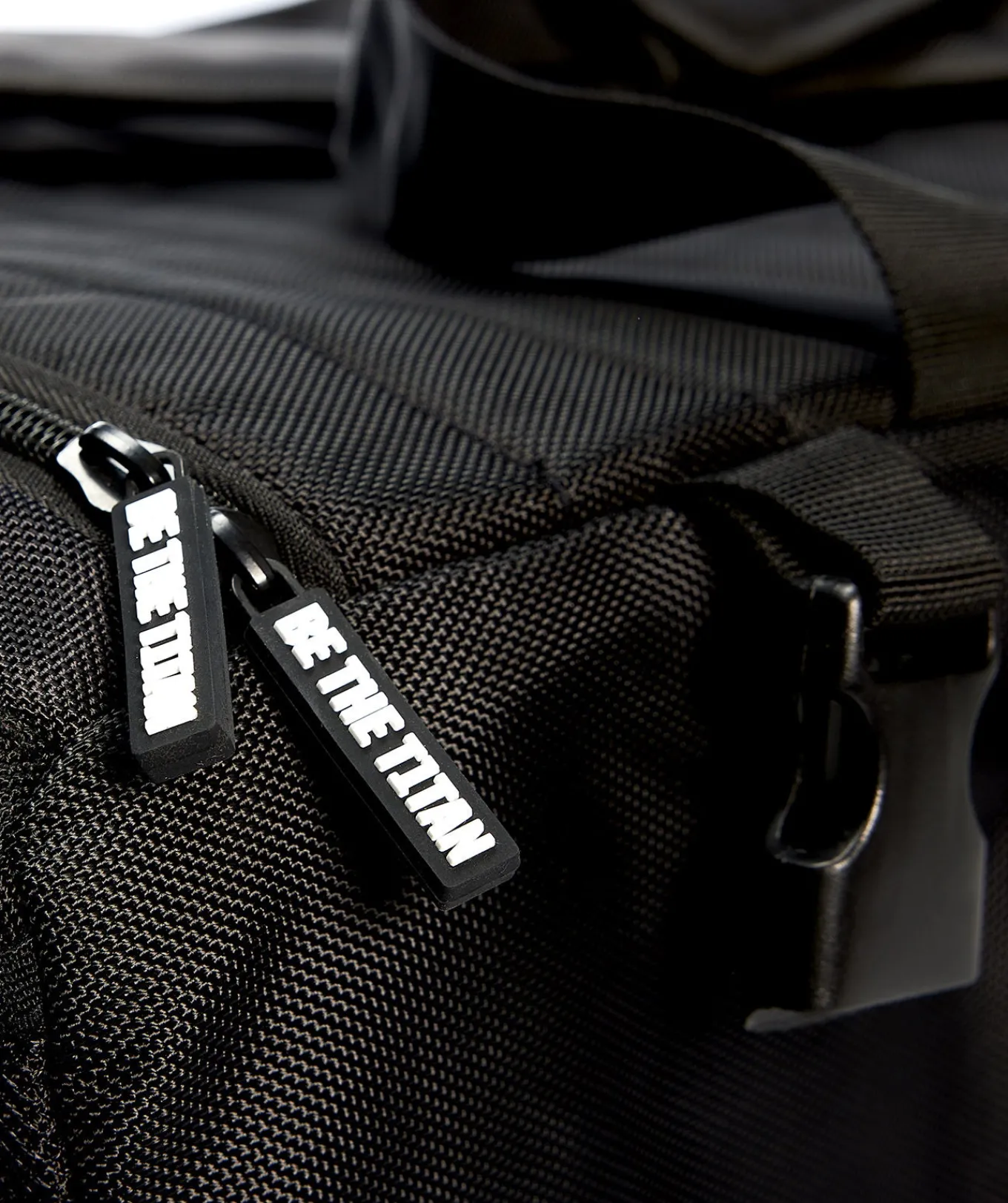 Torba Sportowa czarna-T1TAN Shop
